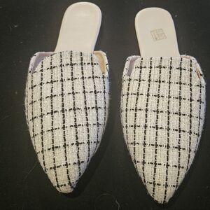 Black and White slip-on shoes, Pointed Toes. NWOT